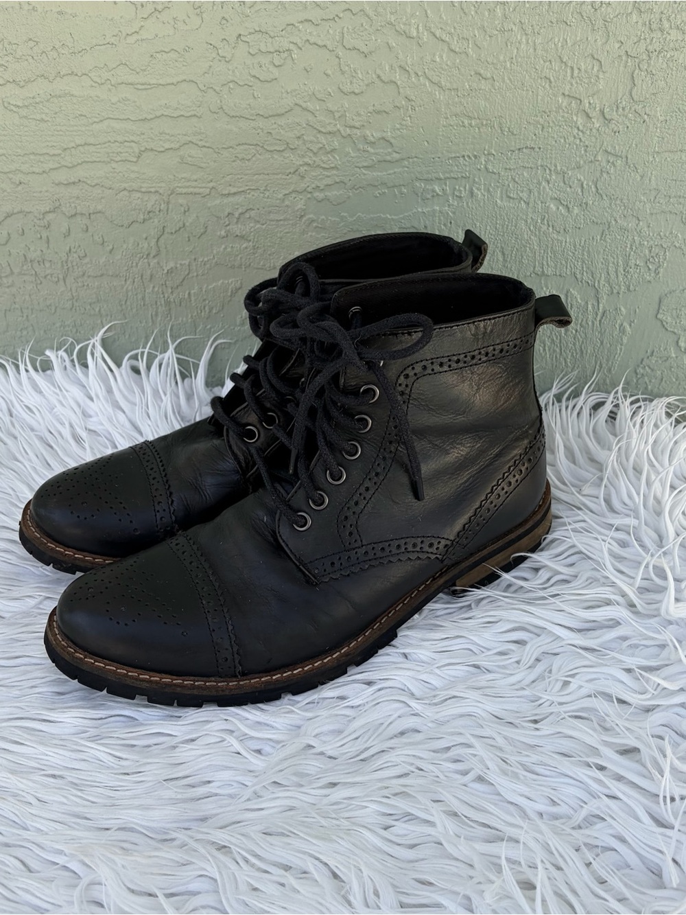 Jeffrey Tyler black leather brogue cap-toe ankle boots Sz 7